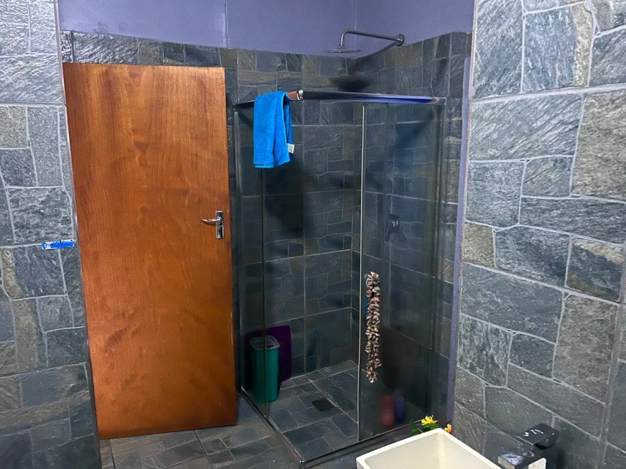 5 Bedroom Property for Sale in Langerug Western Cape